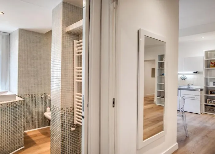 Deluxe One Bedroom Apartment, Perfect Location, Air Cond Apartamento